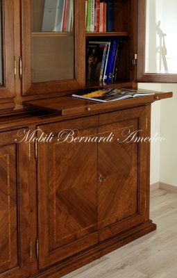 Removable classic style bookcase made of walnut wood with closed and glass doors